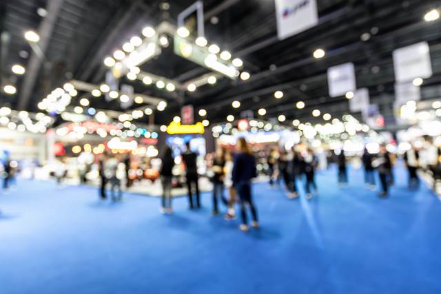 blurry_tradeshow